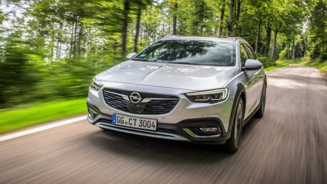 OJETINA  Opel Insignia B - Ruce pryč? 