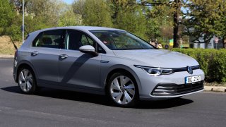 Test nového VW Golf 2.0 TDI: Pan Vymazlený nepil ani 3 l/100 km. Sráží ho asijské oči a cena Passatu