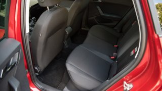SEAT Ibiza FR 1.0 TSI interiér 9
