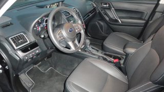 Subaru Forester - interiér 3
