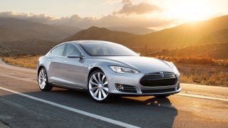 Alza začala prodávat elektromobily Tesla 6
