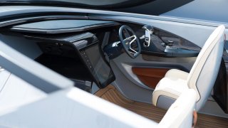 Aston Martin nabízí luxusní jachtu AM37 i ponorku 