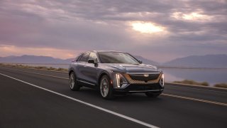General Motors se vrací do Evropy. Bude prodávat elektrické SUV Cadillac Lyriq