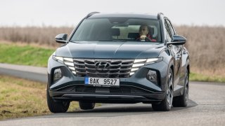 První testy nové generace SUV Hyundai Tucson: Navzdory vzhledu drsňáka hladí posádku komfortem