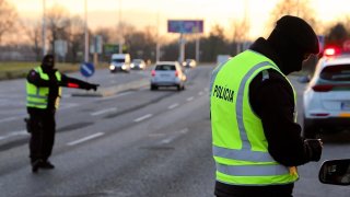 Slovenská policie nechala řidiče projet obcí 160 km/h, aby mu mohla napařit co nejvyšší pokutu