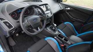 Prohlédněte si Ford Focus RS 6