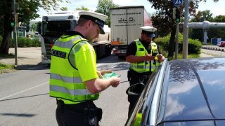 Pozor, policie! Čeští řidiči už mají vlastní aplikaci, která je upozorňuje na kontroly