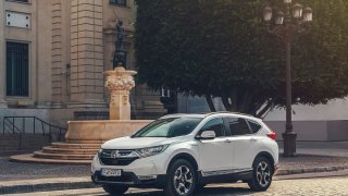 Honda v Paříži uvede na trh sériovou verzi modelu CR-V Hybrid