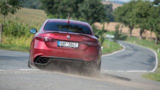 Alfa Romeo Giulia QV drift