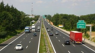 Co všechno ještě brání stavbě pražského okruhu mezi D1 a Běchovicemi? Dodělat tůňky, vykoupit pozemky, získat stavební povolení a vybrat zhotovitele