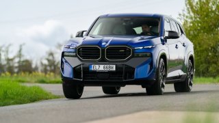 BMW XM reprezentuje vývoj německé automobilky. V ničem takovém jste ještě neseděli