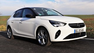 Úsporné motory, chytré světlomety a okouzlující jízdní vlastnosti. Nový Opel Corsa dorazil do ČR