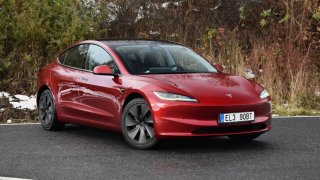 Tesla se v červnu stala šestou nejprodávanější značkou v Česku. V žebříčku přeskočila i Dacii
