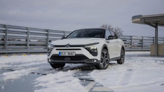 Test Citroën C5 X Hybrid: Kocábka náramná