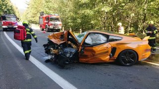 Nehoda Ford Mustang a Škoda Rapid