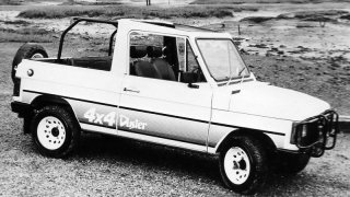Dacia Duster se prodávala už v 80. letech. Tragické auto nejelo a rezlo, takže skončilo v kopřivách