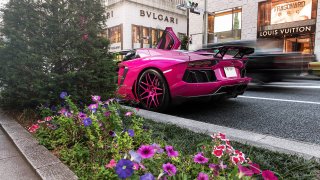 Lamborghini Aventador v růžové 3