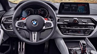 BMW M5 2018, 3