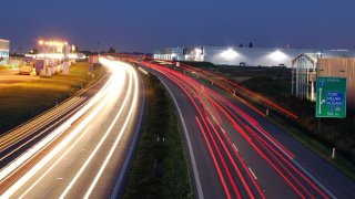 Češi mají jedny z nejrychlejších dálnic světa, ukázala data. Počítala i trasu mezi Prahou a Brnem
