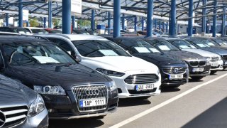 Čeští a slovenští senioři přesedají do SUV
