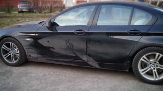 Umělec kreslí nádherné obrazy na špinavá auta 6