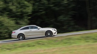 Mercedes-Benz E300 Coupe jízda 12