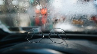 Besip upozorňuje, že polovina řidičů špatně vidí. Každý si v říjnu může nechat zdarma změřit zrak