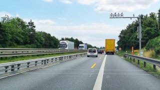 Na dálnicích v Česku se řidiči rychlostních kamer bát nemusí. Tedy až na pár výjimek