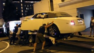 Tragická ukázka, jak neskládat Rolls-Royce z odtahovky