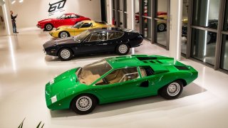 Tátové je znají jako hračky, v muzeu Lamborghini si auta svého dětství konečně mohou prohlédnout