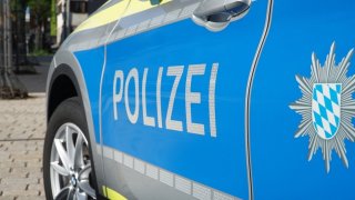 Vztyčený prostředníček za 97 tisíc korun. Němečtí policisté mají přesný sazebník pokut za urážky