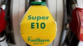Na tuzemský trh ve velkém míří benzin E10. Poradíme, zda to bude pro váš automobil problém a jak se většímu obsahu biosložky vyhnout