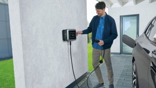 Lidl v Česku nabízí wallbox pro elektromobily. Je o polovinu levnější než značková konkurence