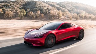 Nová Tesla Roadster udělá stovku pod 2 sekundy!