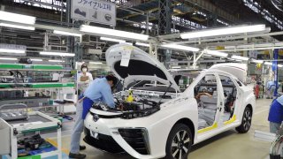 Toyota zdvojnásobuje investice do automobilů na vodíkové palivové články