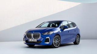 Nové BMW řady 2 Active Tourer dorazí na trh v únoru 2022. Pod kapotou se dočká elektrifikace
