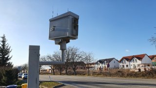 Radar v malé obci u Brna už nebude takovou pastí na řidiče. Zmizí značka, která sváděla ke zrychlení
