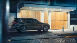 BMW Concept X7 iPerformance 7