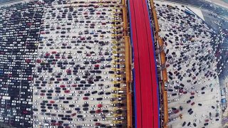 Obří zácpa na čínské dálnici