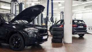 Autorizovaný servis pro ojetá BMW a Mini zlevnil. Opravu lze kvůli koronaviru sledovat online