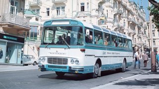 Československé cestování autobusem v 70. letech: „Jednou studentskou na Florenc, pane Navrátile“