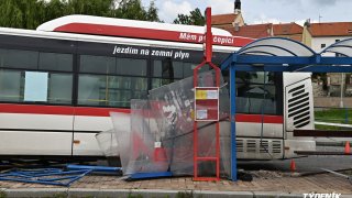 Nehoda autobusu ve Slaném