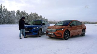 Porovnání Škody Kodiaq RS a Škody Enyaq RS iV na sněhu