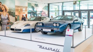 Pražské obchodní centrum hostí velkou výstavu Maserati