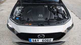 Mazda3 e-Skyactiv X186