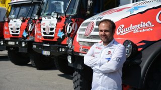 Kamion Aleše Lopraise smrtelně zranil na Rallye Dakar diváka. Pohyboval se za dunou, kam pilot nevidí
