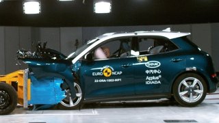 Nejbezpečnější auta roku 2022 jsou z Číny a Ameriky. V crash-testech Euro NCAP převálcovala Evropu