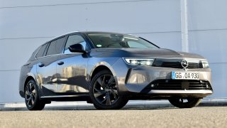První test Opelu Astra ST: Výkonem sice neoslní, ale jízdními vlastnostmi a praktičností ano