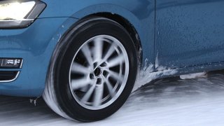 Zimáky M+S letos přestávají být z pohledu EU zimními pneumatikami. Řidiči se mohou dostat do potíží