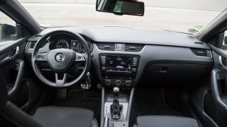 Škoda Octavia RS TDI interiér 5